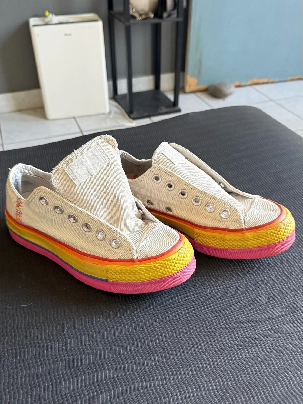 Converse Kids Low Top Sneakers in Cream with Rainbow Sole